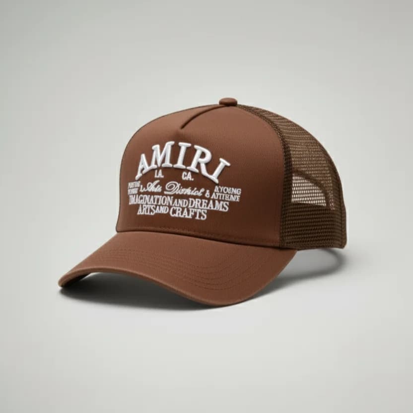 محصول AMIRI Cap قهوه‌ای – نمای بغل