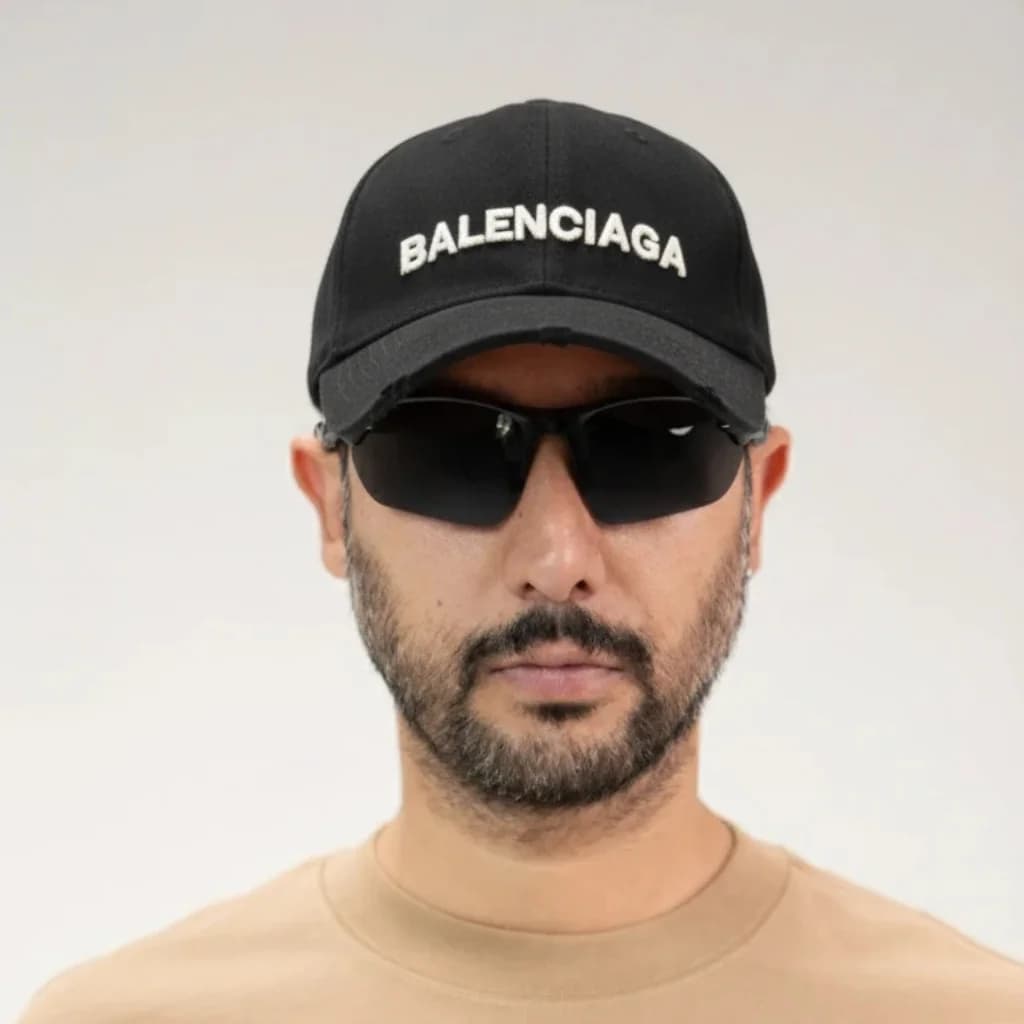 محصول Balenciaga سفید – نمای تنخور