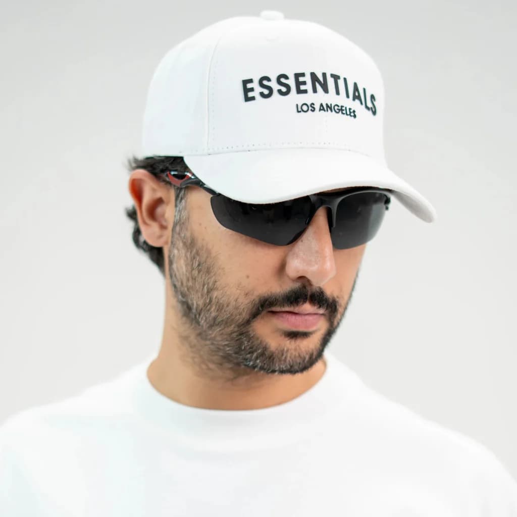 محصول Essentials Cap Army Green – نمای تن‌خور