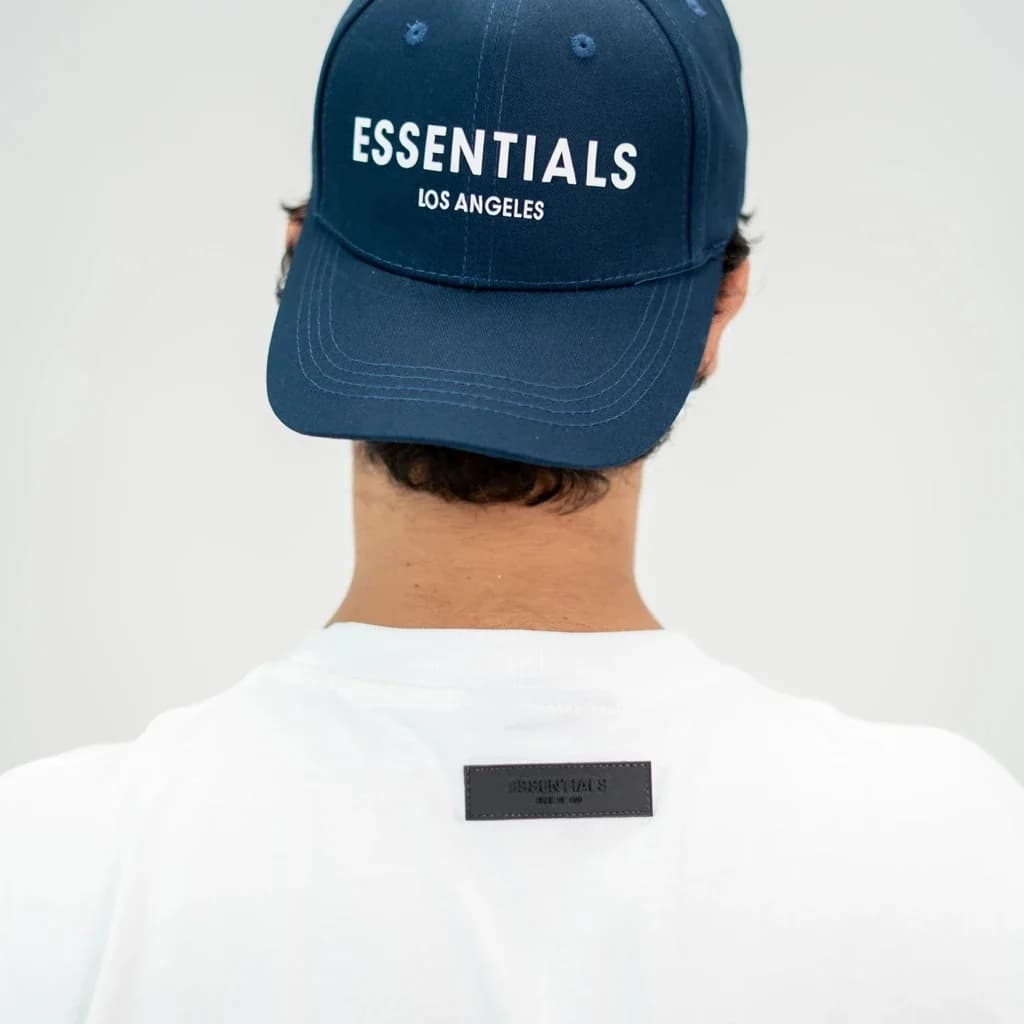 محصول Essentials Cap بژ – نمای تن‌خور