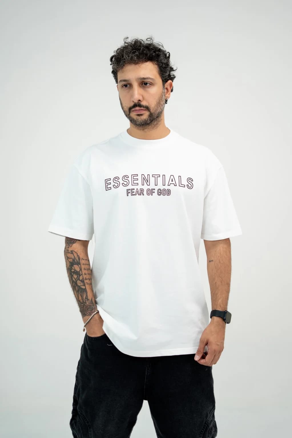 تی‌شرت Essentials 2 سفید – نمای پشت