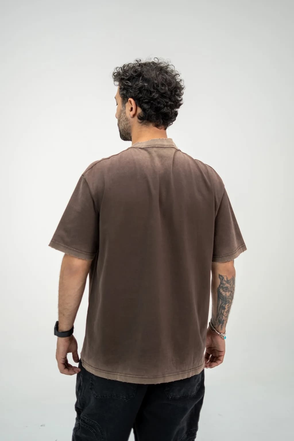 تی‌شرت Essentials darkbrown 4 – نمای پشت