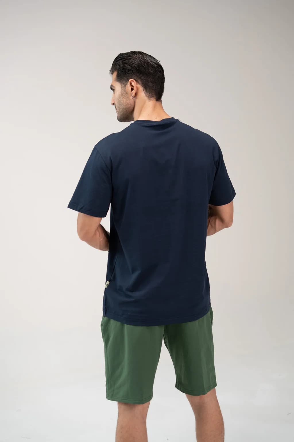 تی‌شرت Lacoste سرمه‌ای – نمای جلو