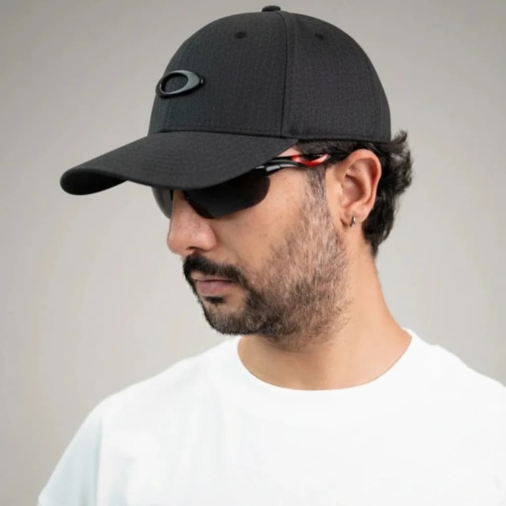 محصول Oakley Cap طوسی – نمای جلو