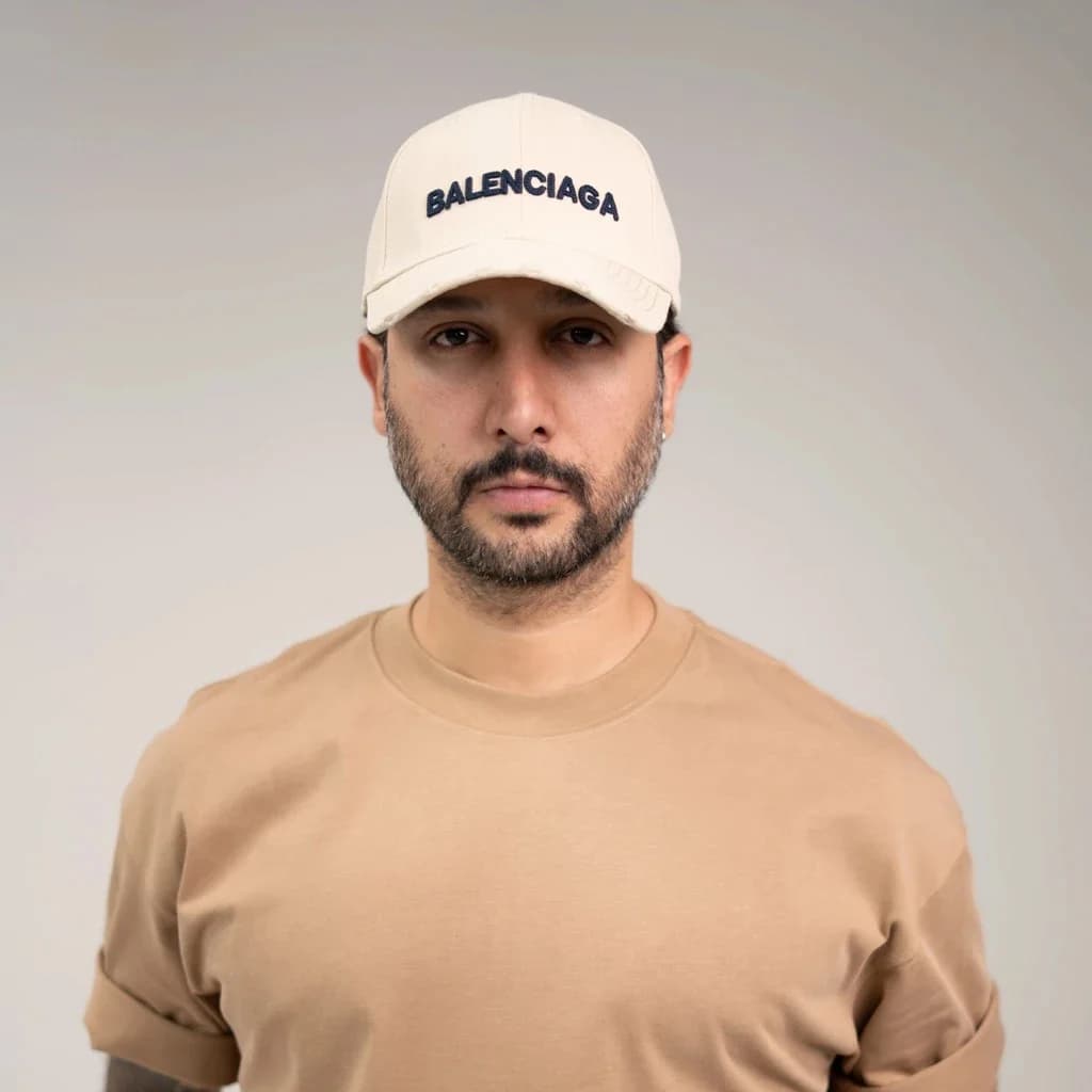 محصول Balenciaga بژ – نمای تنخور