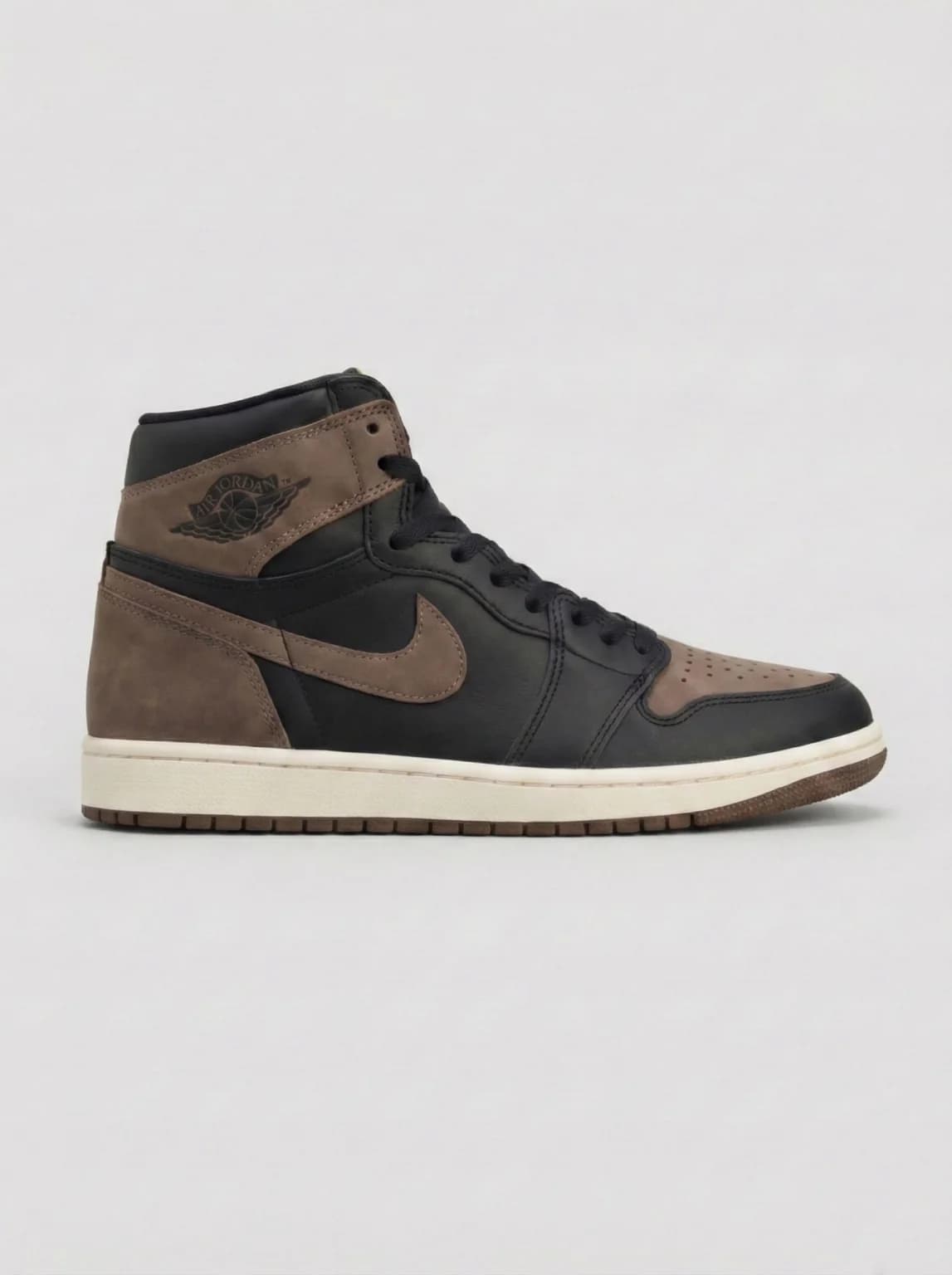 NIKE AIR JORDAN 1