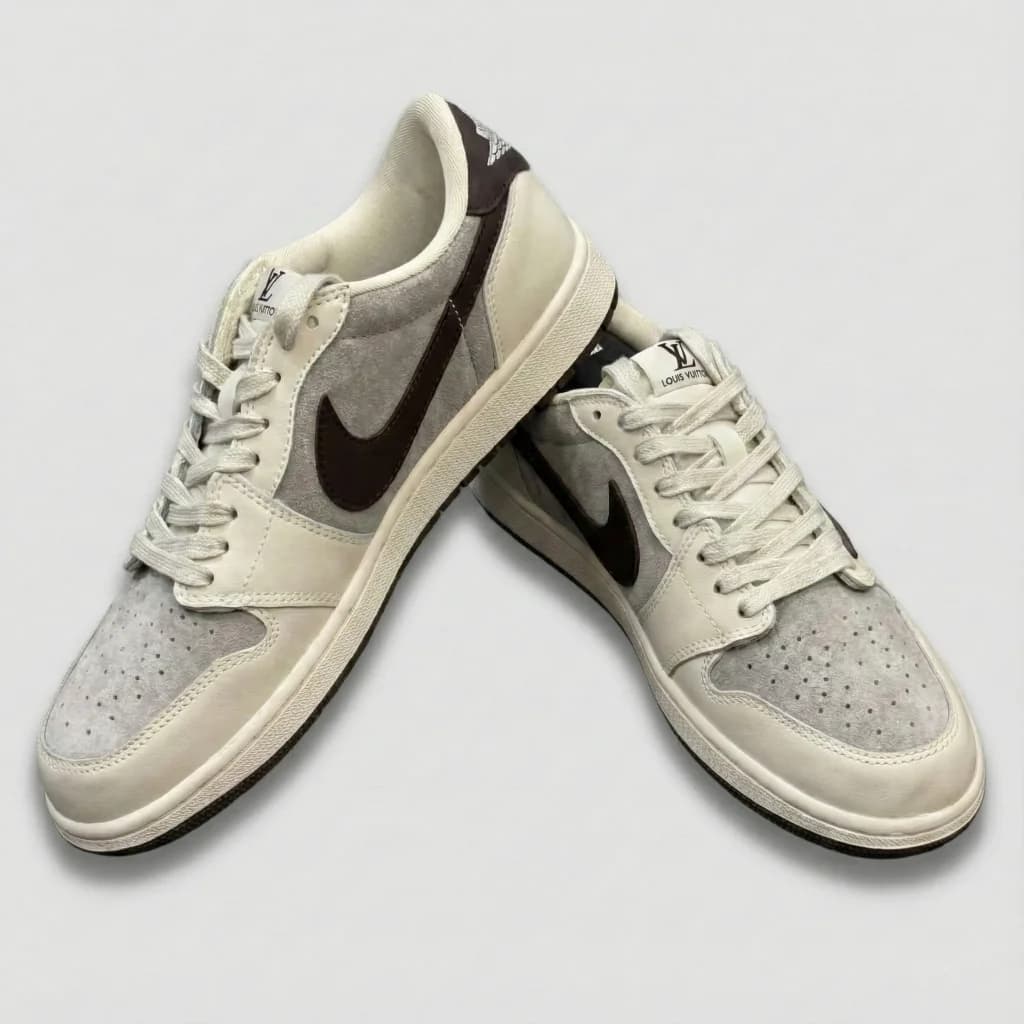 NIKE TRAVIS LV