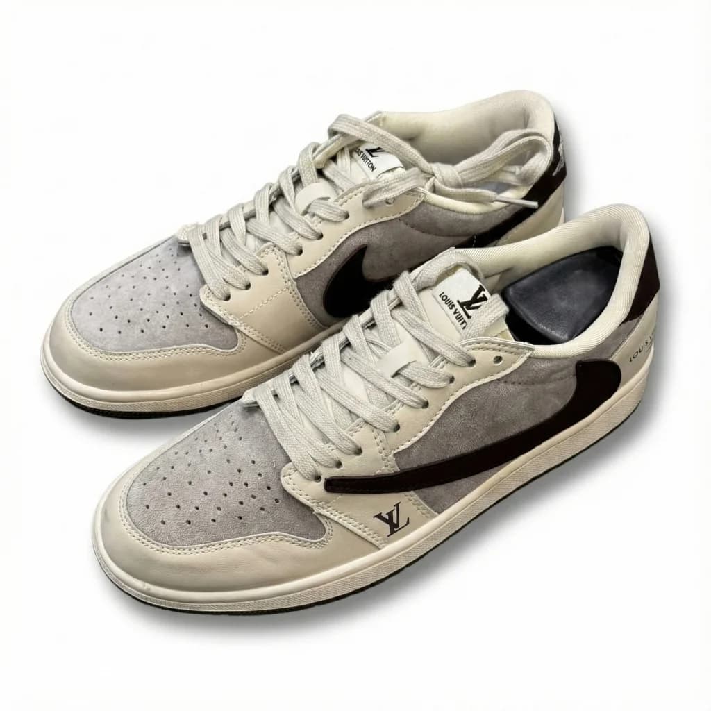 NIKE TRAVIS LV
