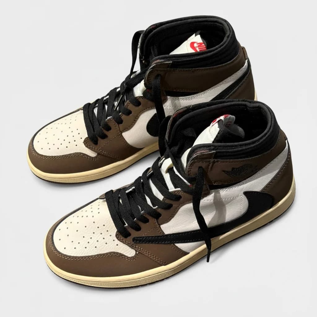 کتانی Nike Air Jordan 1 High Brown White – نمای زاویه