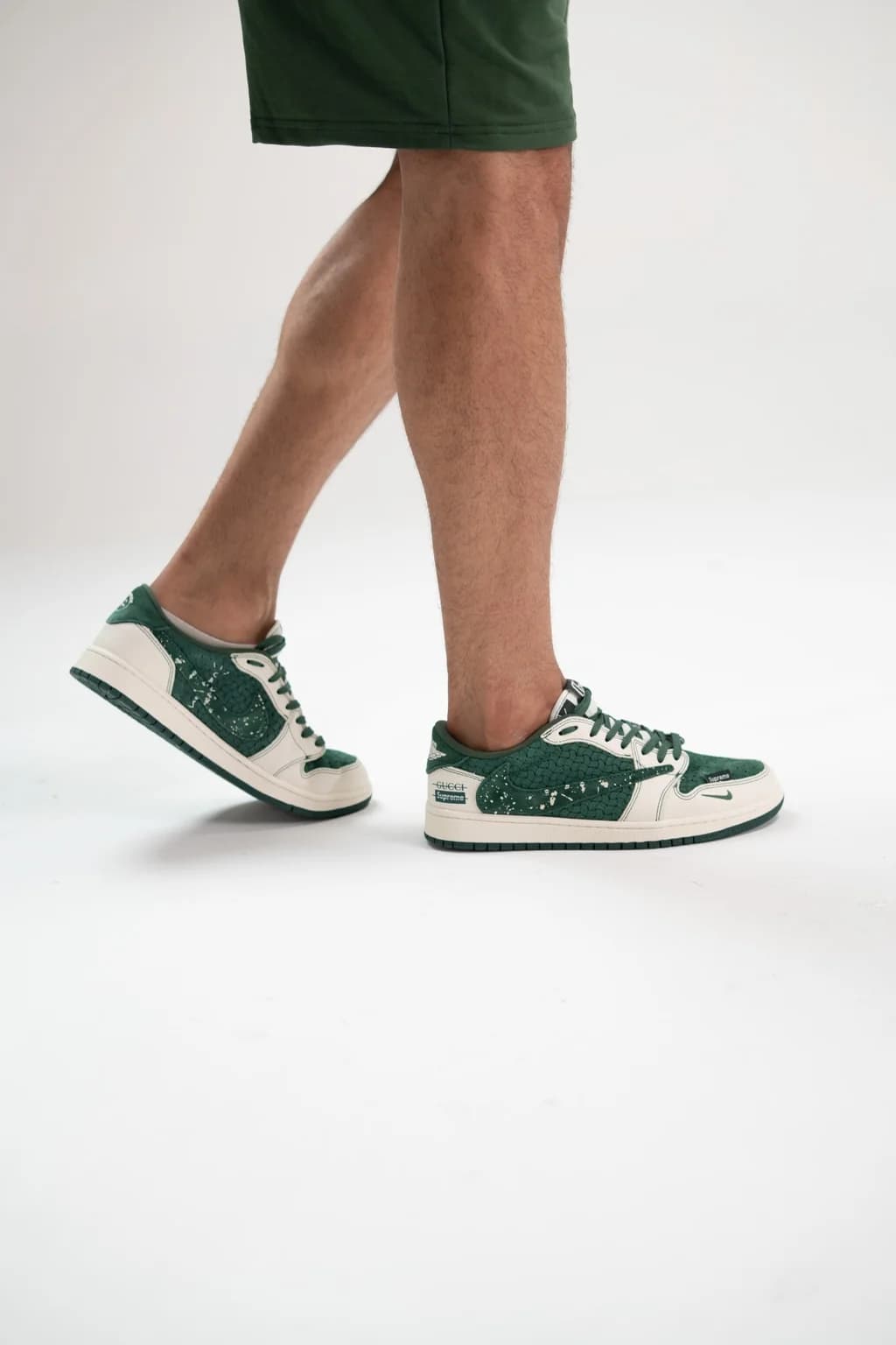 کتانی Nike Jordan 1 Low Green White – نمای تنخور