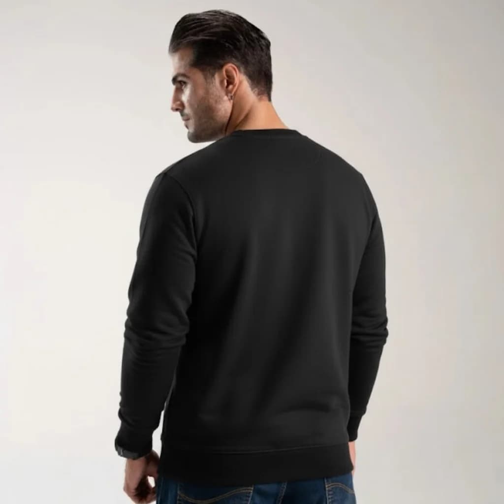سویشرت neromoda crewneck مشکی – نمای تنخور